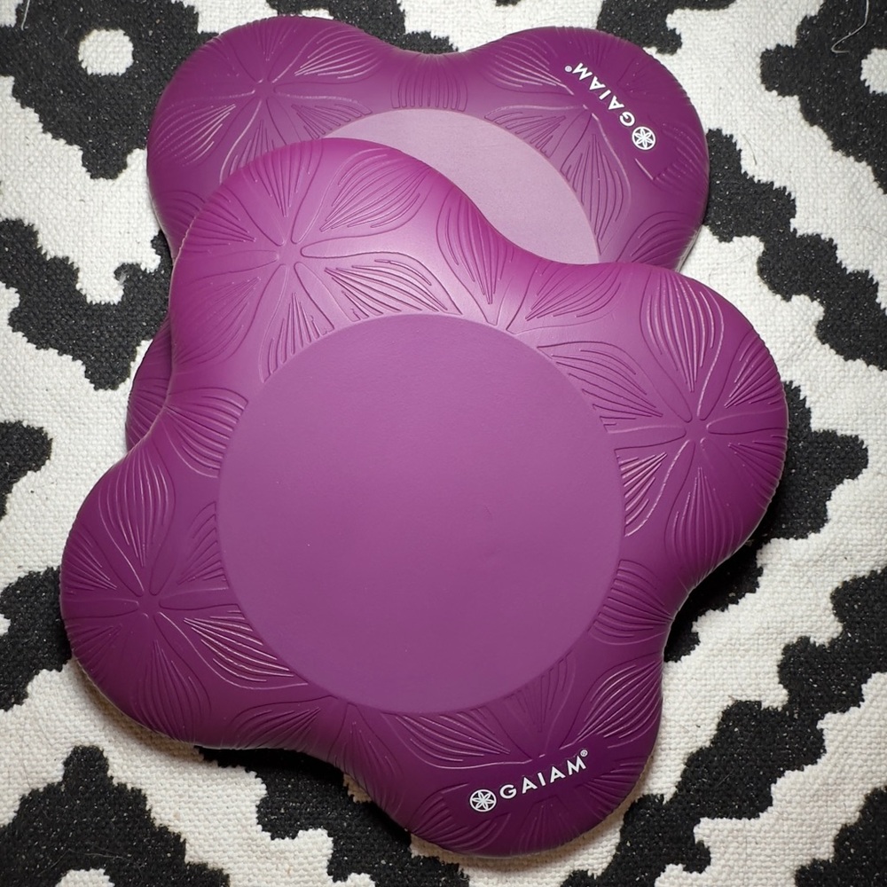 Gaiam Yoga Knee Pads (Set of 2) - purple